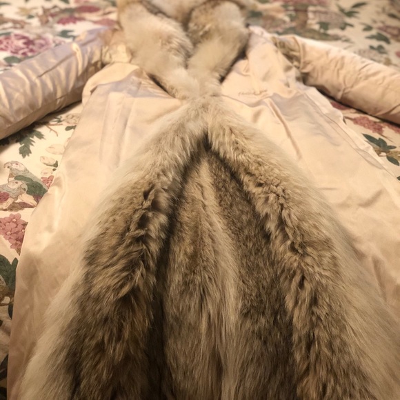 Coyote Fur Coat - Picture 8 of 8